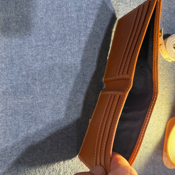 J. Peterman Baseball Glove Wallet - Tan and Pre-owned - Picture 3 of 9